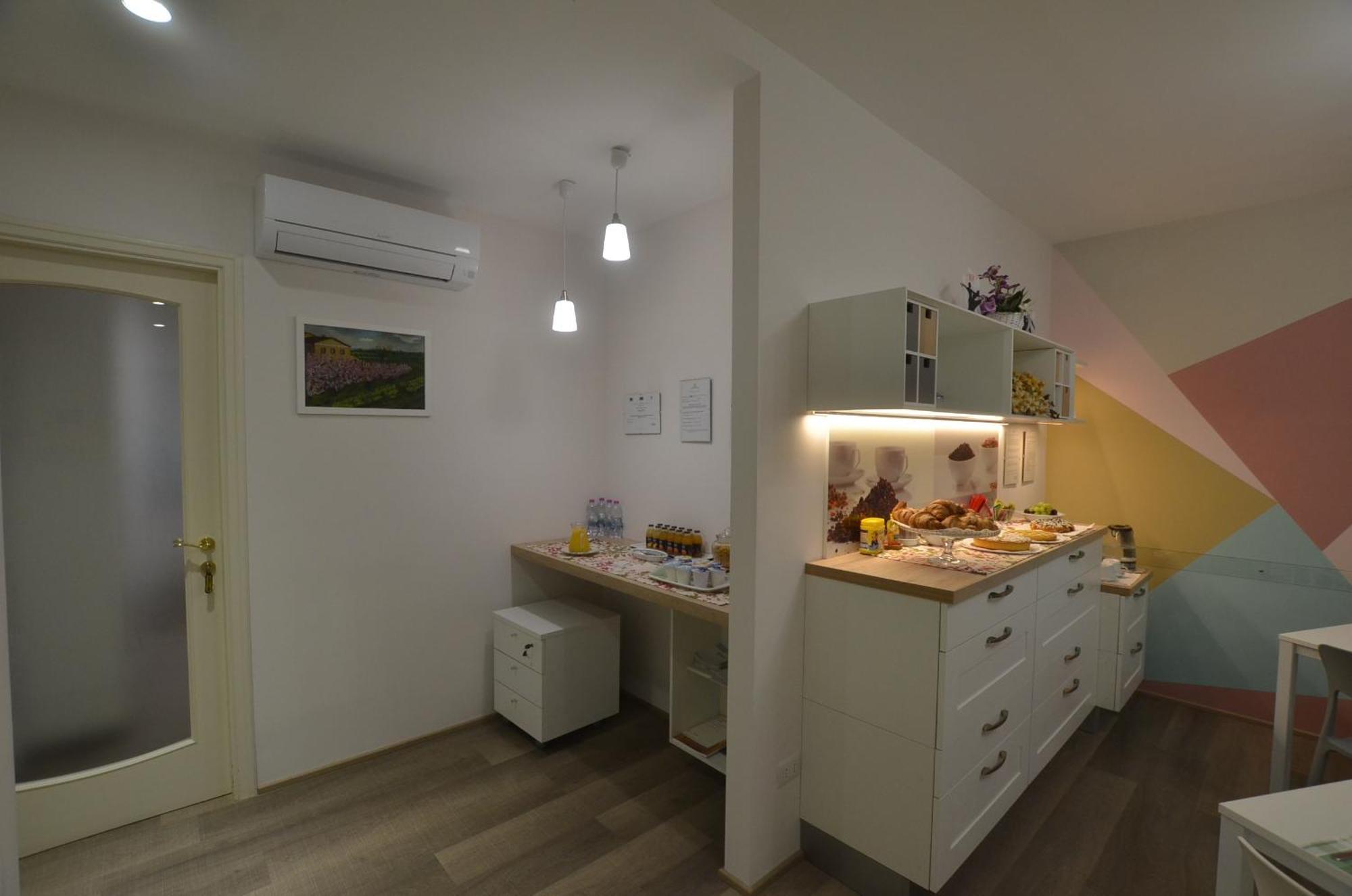 La Coccinella Bed & Breakfast Iesi Bagian luar foto