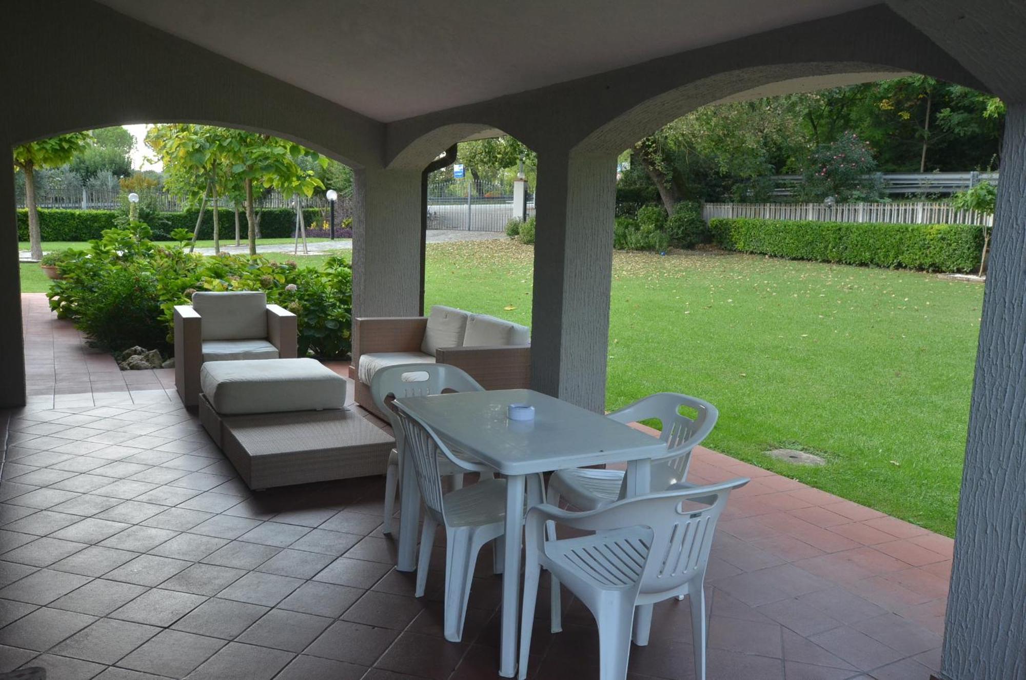 La Coccinella Bed & Breakfast Iesi Bagian luar foto
