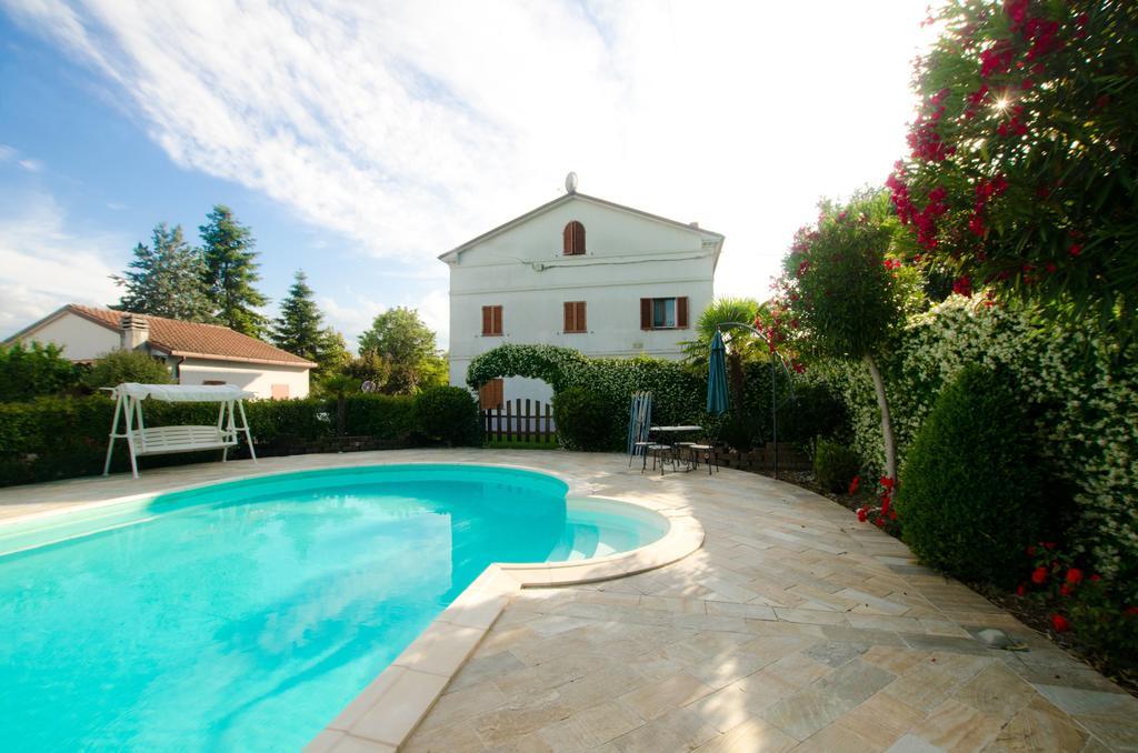 La Coccinella Bed & Breakfast Iesi Bagian luar foto