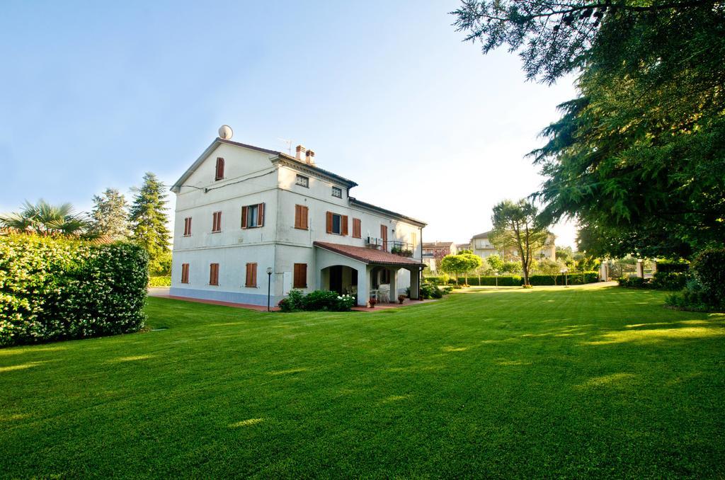 La Coccinella Bed & Breakfast Iesi Bagian luar foto