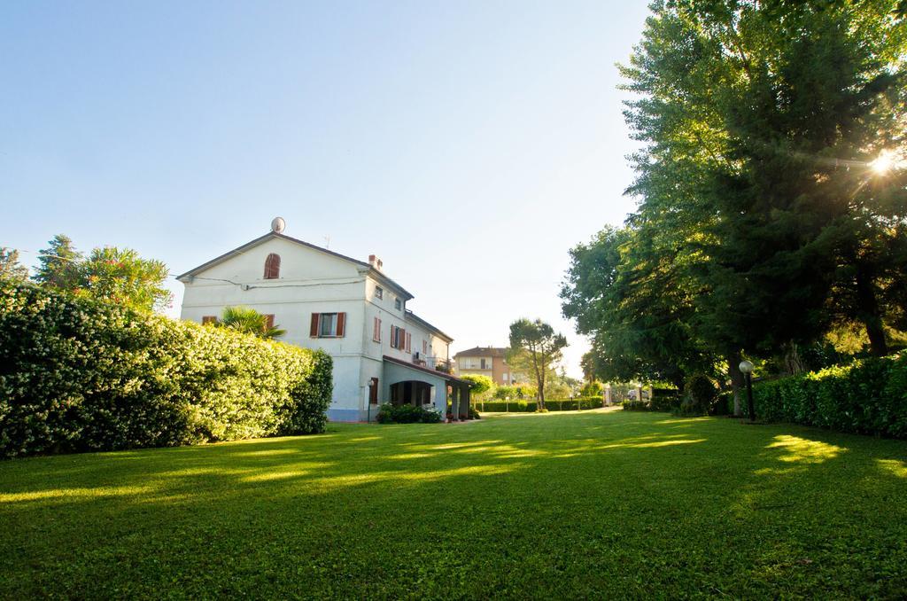 La Coccinella Bed & Breakfast Iesi Bagian luar foto