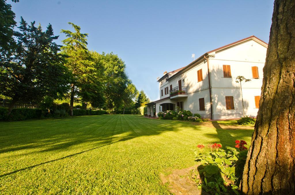 La Coccinella Bed & Breakfast Iesi Bagian luar foto