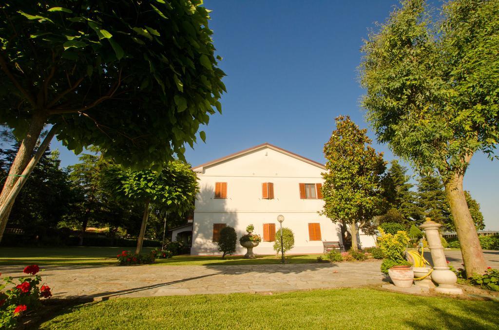 La Coccinella Bed & Breakfast Iesi Bagian luar foto