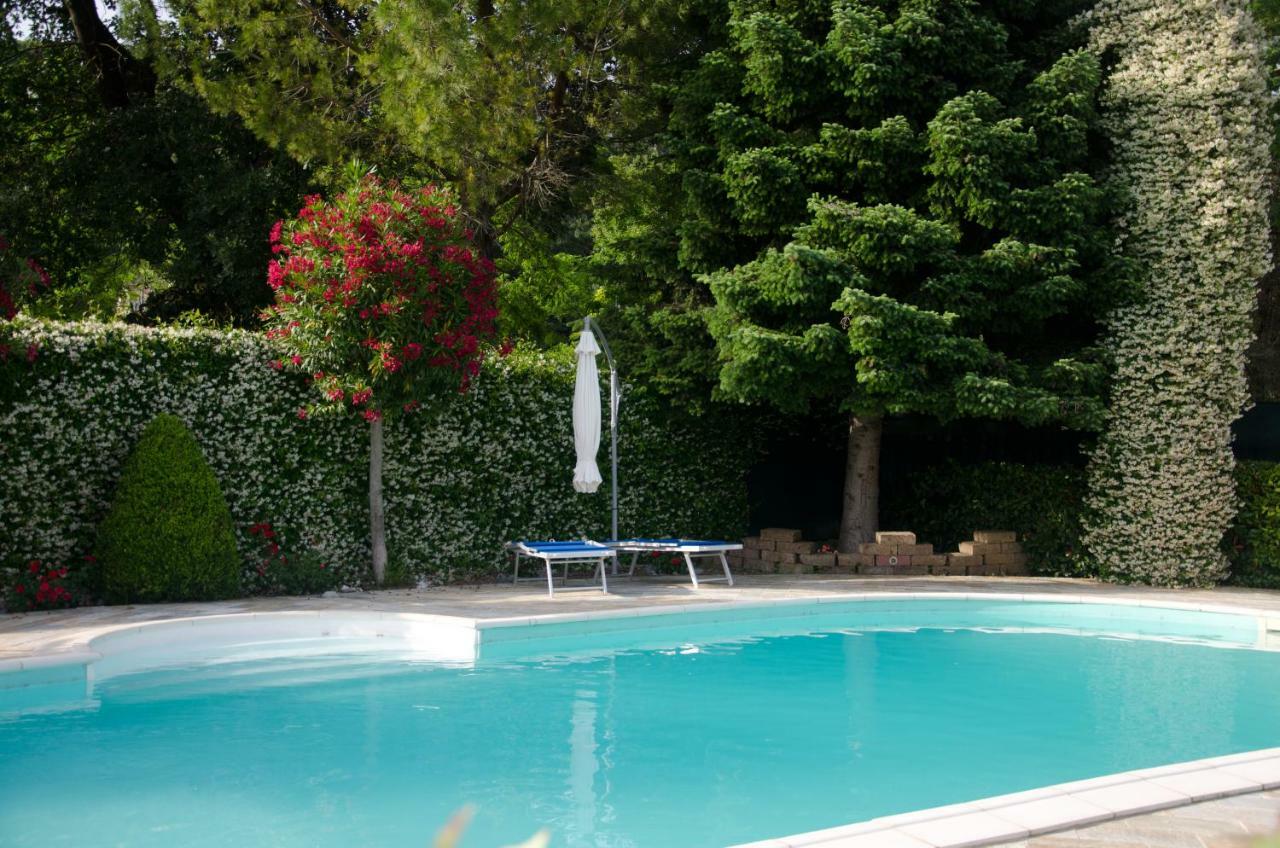 La Coccinella Bed & Breakfast Iesi Bagian luar foto